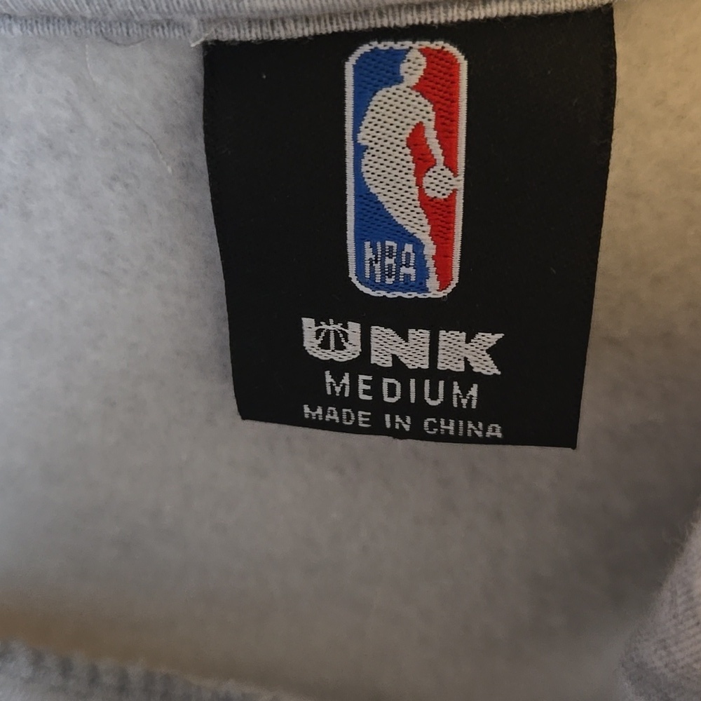 NWT Toronto Raptors Hoodie With Kangaroo Pocket Size Medium - Picture 2 of 13